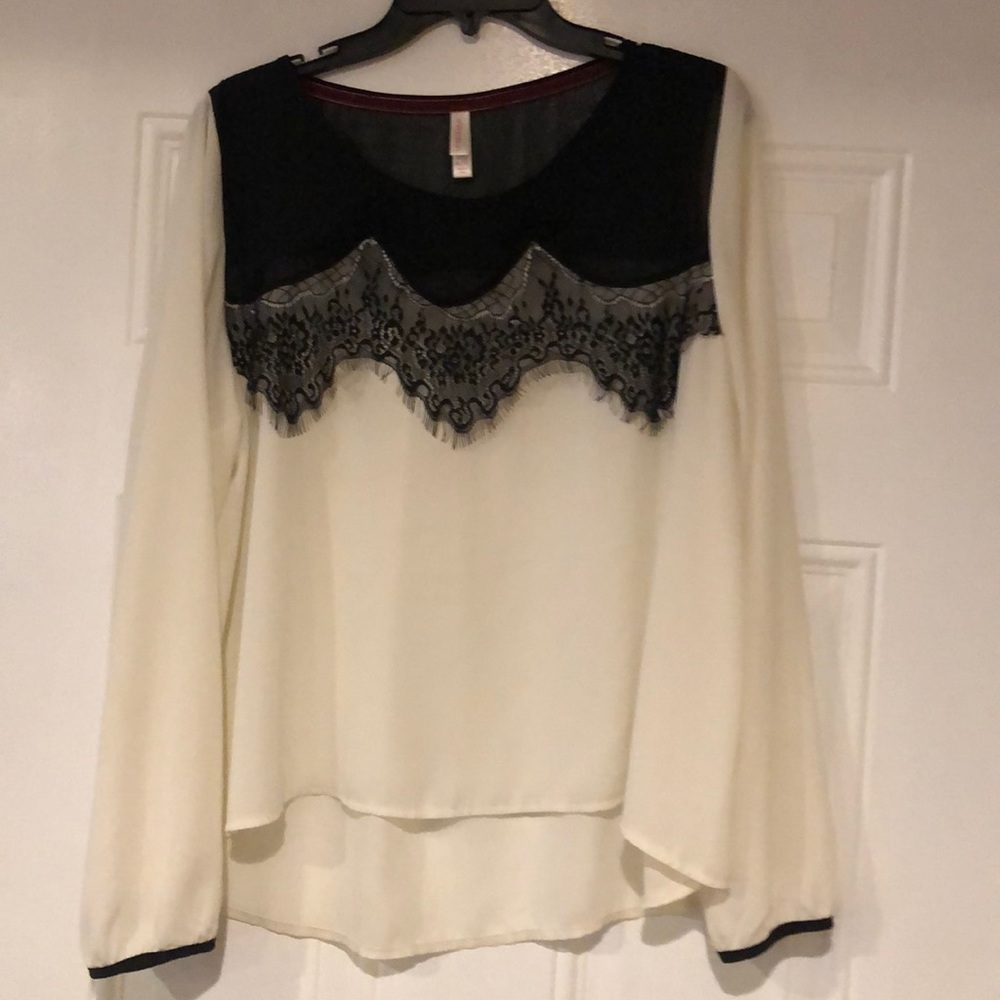 Cute Lacey Blouse sz. XL